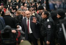 4 март – последен срок Румен Радев да каже с кого отива на изборите (Обзор)