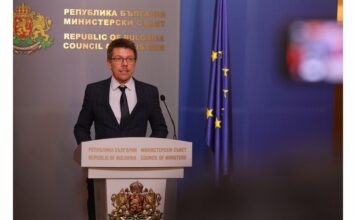 И ЦИК пита Еврокомисията как е сгафил Цицелков в Гана – с жена или с ковид (Обзор)