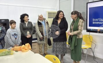 С откриване на СТЕМ кабинет казанлъшката Художествена гимназия отбеляза своя празник и 127-ата годишнина от рождението на Дечко Узунов