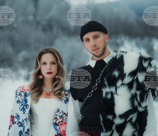 Женски фолклорен хор и кавал звучат в новата песен на Роби