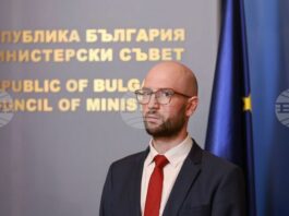 Основната ни цел е да защитим българските граждани и бизнес от потенциалeн голям скок в цените на горивата, каза министър Георги Клисурски