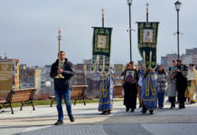 Литийно шествие около сливенския храм „Света Петка“ се състоя след неделното богослужение в първата неделя от Великия пост