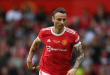 Бербатов се завърна за Манчесър Юнайтед – пропусна дузпа, но направи асистенция