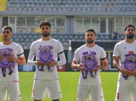 Иран отстъпи на Нигерия в контрола, футболистите показаха училищни чанти в знак на протест