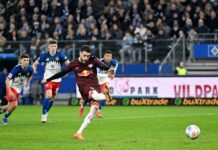 Откритие на Станимир Стоилов блести в Първа Бундеслига, феновете хвърлят тенис топки