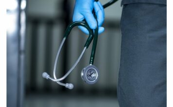 Гърция ще дава по 1500 евро на лекари да работят по малките острови