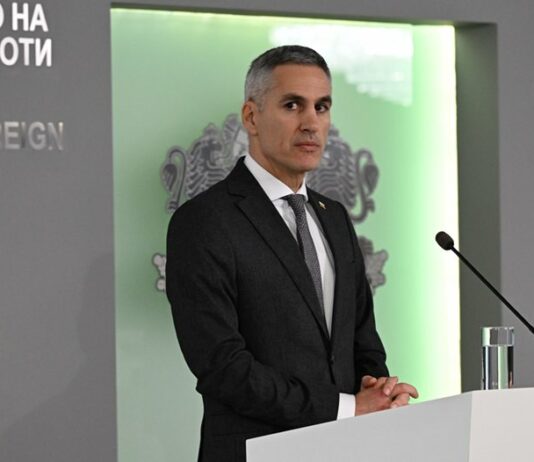 БНБ правилно са отстранили Гюров и той ще си търси нова работа, но вече след като не е служебен премиер (Обзор)