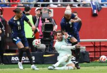 10 французи биха 2:1 Бразилия в битката на титаните