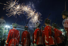 С водосвет за здраве и благополучие и с тържествена заря-проверка започнаха в Казанлък честванията на националния празник на България