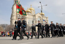 С военен ритуал, празнично шествие и концерт Варна чества Трети март