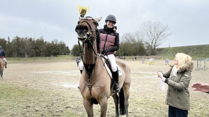 Спази се традицията жена да печели наградата на Кмета на Тодоровден в Малка Смолница
