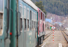 Влак е дерайлирал в междугарието Царева ливада – Трявна, трима пътници са пострадали, съобщиха от НКЖИ