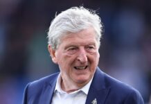 Легендарен треньор се завърна с победа в Англия