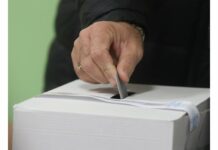 Енергийни напитки за столичните РИК-ове, хранят ги със сандвичи и салати за 28 хил.