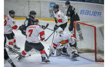 България загуби 1:7 от Нова Зеландия на световното по хокей на лед в София