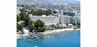 Двама загинаха при частично рухване на сграда в Кипър