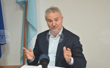 Община Монтана извършва текущи ремонти изцяло със собствени средства, заяви кметът Златко Живков