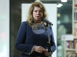 Журналистиката не е професия с отпаднала необходимост, каза президентът Йотова при връчването на наградите на фондацията „Радостина Константинова“