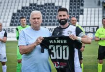 Легендата Христо Бонев подкрепи Димитър Илиев след пропуснатата дузпа