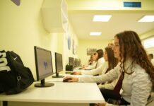 Нови физкултурни салони и STEM центрове подобряват
образователната среда в Пазарджик