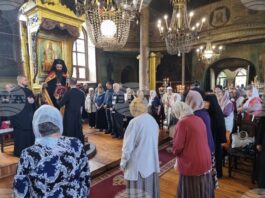 С литургия, отслужена от Сливенския митрополит Арсений в храм „Света Троица”, започна празникът на Ямбол