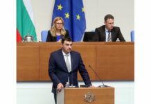 Няма да се намалява срокът на майчинство, но ще стимулират жените да се връщат по-рано (Обзор)