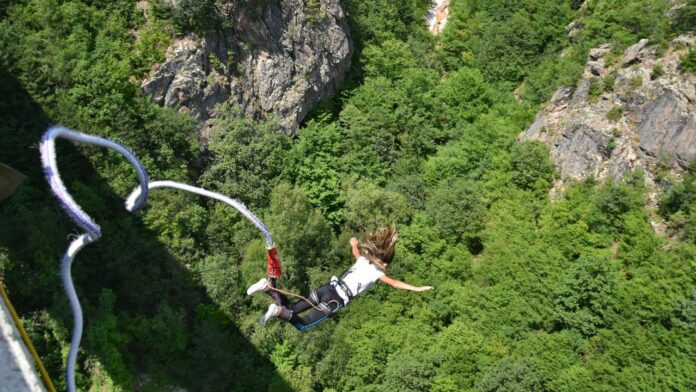 Bungee jumping