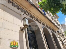 Отговорността ни е укрепването на върховенството на правото, заявиха от правосъдното министерство по повод 35 г. Конституция