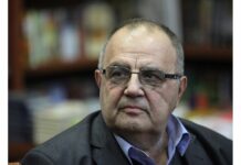 Божидар Димитров чиракува като портиер, а като директор на НИМ със страст към миналото разказва как и Исус живял по нашите земи