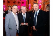 Българин се бори за управата на световния хокей
