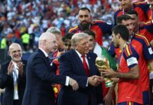 С 3:0 в София Испания започна похода към световната титла и го завърши с 1:0 в САЩ