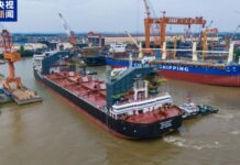 Доставен беше първият в света 41 800-тонен двупосочен саморазтоварващ се кораб