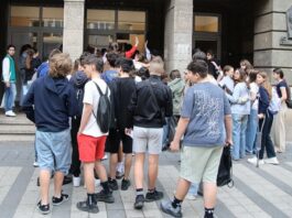 държавата пита родителите да решат за извънредна ваканция през май (Обзор)