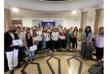 Рекордните 152 ученици завършиха с отличен успех програмата на МОН за ИТ умения
