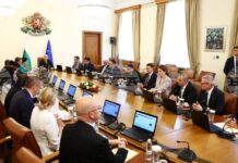 Стратегическото пробуждане трябва да започне с преговорни усилия за възстановяване на мира в Европа, каза премиерът Румен Радев