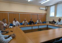 Областният управител проведе работна среща за съдбата на ФК „Добруджа“
