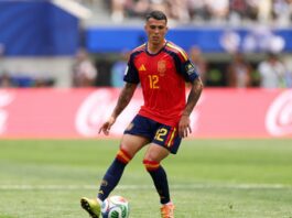 Барселона се интересува от краен защитник