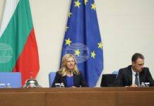 С декларации от парламентарни групи за новата пленарна сесия започна заседанието на Народното събрание