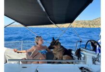Койна Русева и Невена Бозукова на яхта в открито море