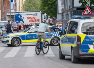 Двамата българи, задържани от германската полиция за опит палеж на фирма за отбранителни технологии в Мюнхен, остават в предварителния арест