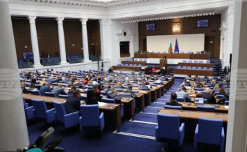 Народното събрание прие на второ четене новия механизъм за определяне на минималната работна заплата