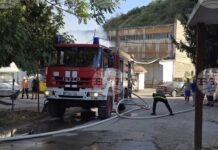 Пожарът в складови и производствени помещения в Свищов е изгасен, съобщи началникът на свищовската пожарна служба инж. Светлин Михайлов