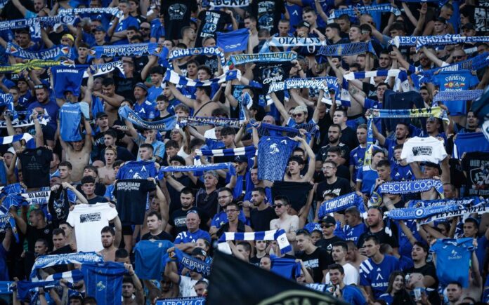 960-600-levski-fenove.jpg