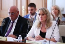 По първоначални данни във физикохимичните показатели на водата в община Струмяни няма отклонения, каза министър Росица Карамфилова