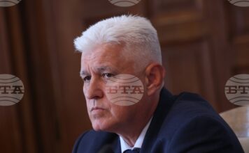 Поискали сме съдействие с подводен дрон да се обследва потъналият кораб в Черно море, каза министър Димитър Стоянов