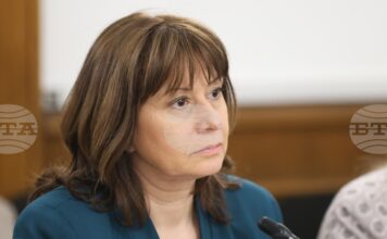 Омбудсманът поиска от здравния министър информация за обединяването на здравните досиета на осиновени деца