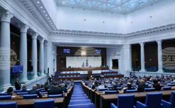 В парламента започна изслушване на премиера и министри заради атаките в Черно море, отхвърлени бяха предложения на опозицията за изслушване по други теми