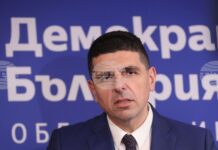 Защо не бе спасен контейнеровозът с 421 контейнера на борда, пита Ивайло Мирчев и отправя пет въпроса към управляващите