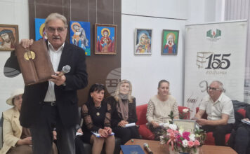 Книга с послания и автографи на известни български писатели, посещавали Разград, пази литературната памет на града