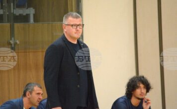 „Въпреки голямата разлика, имаше моменти в мача, в които стояхме добре“, смята наставникът на Ямбол Тодор Тодоров